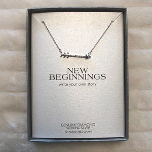 Silver arrow necklace